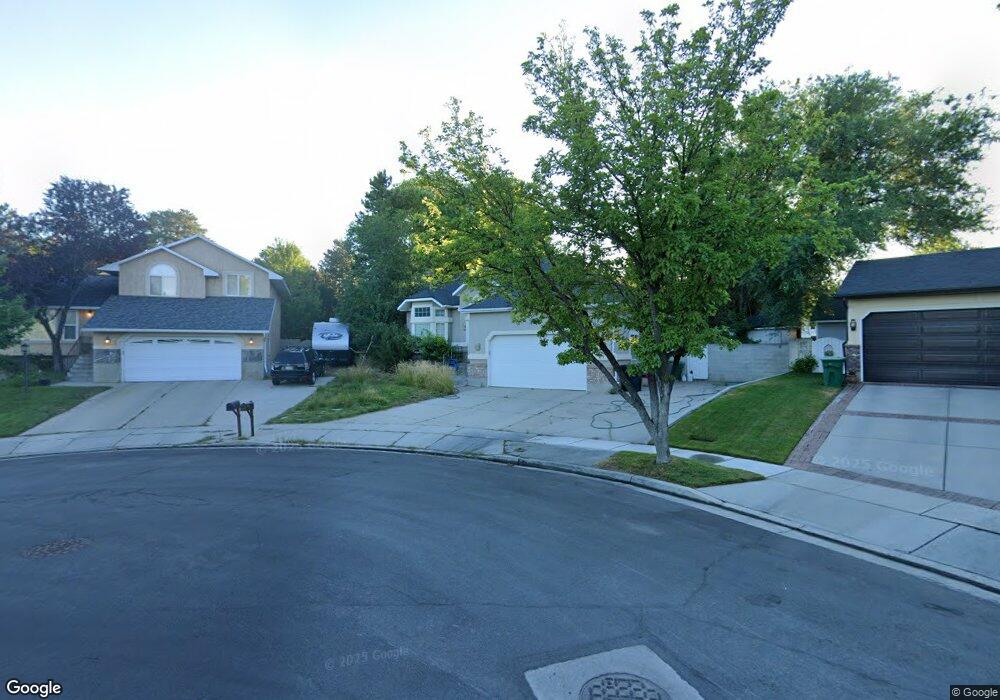 7901 Cliff Side Dr, Sandy, UT 84094 - photo 1