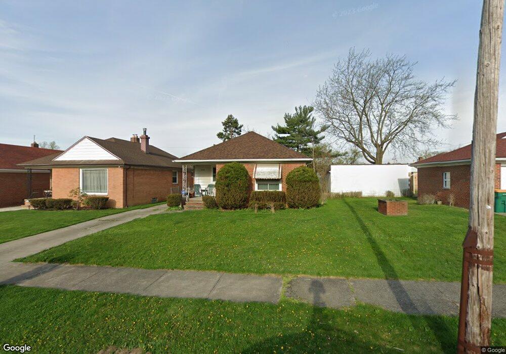 5032 Thomas St, Maple Heights, OH 44137 - photo 1