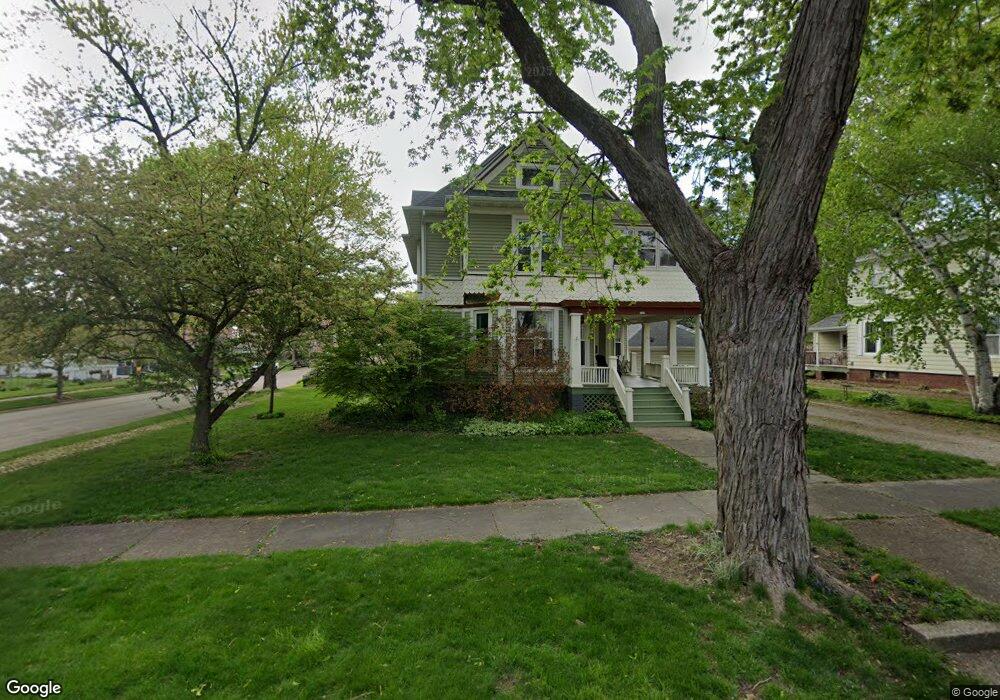 528 College Ave, Lincoln, IL 62656 - photo 1