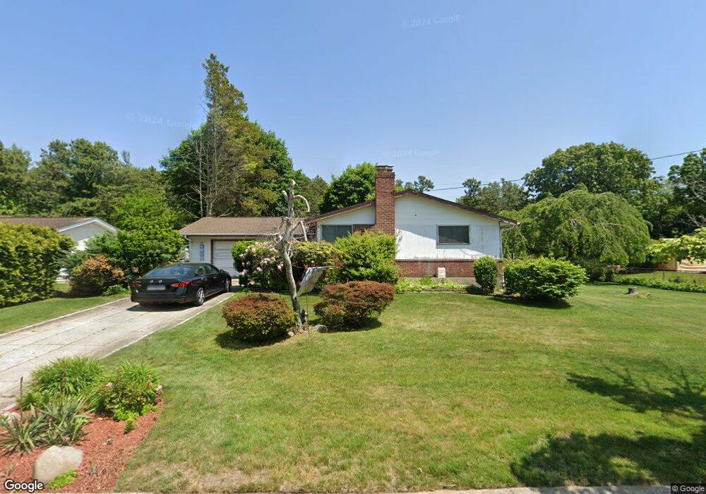 1014 Commack Rd, Dix Hills, NY 11746 - photo 1