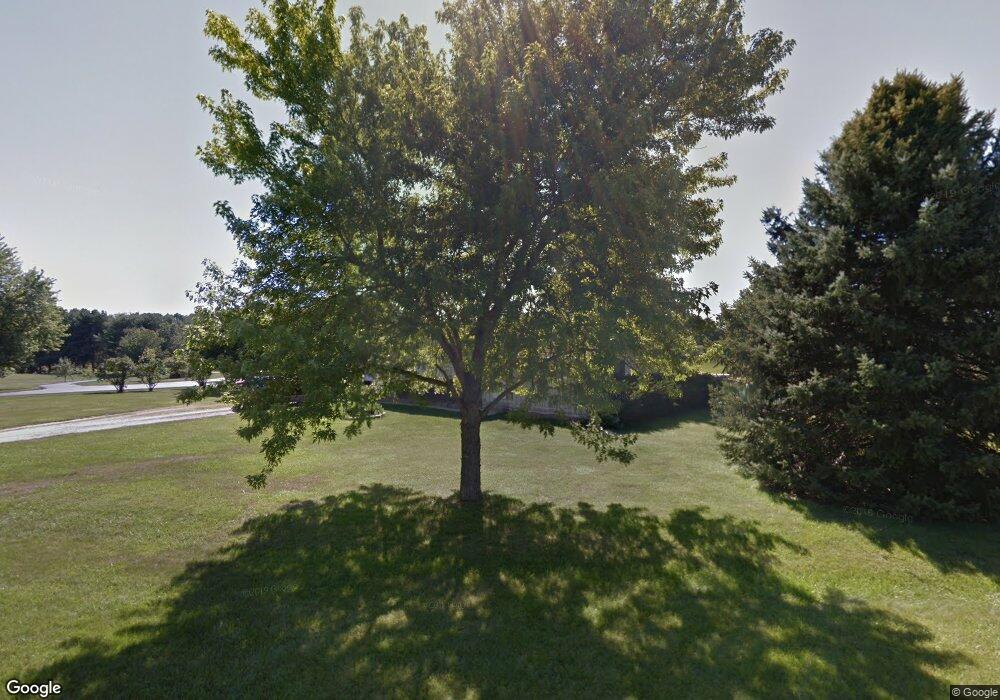 2105 E Woodland Ln, Jacksonville, IL 62650 - photo 1