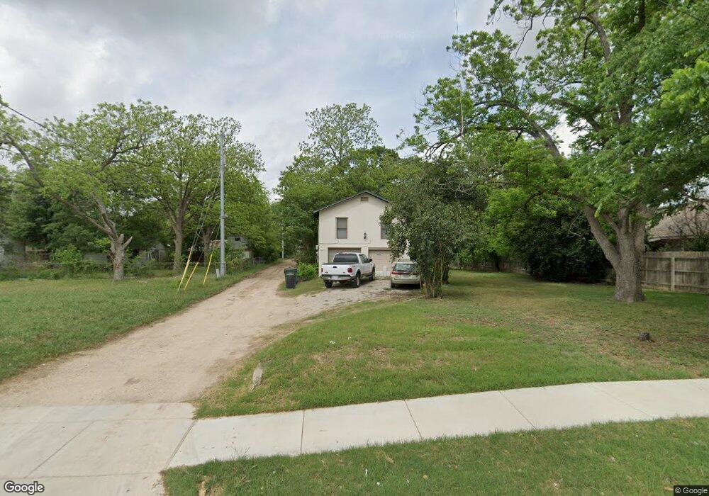 914 N Heideke St, Seguin, TX 78155 - photo 1