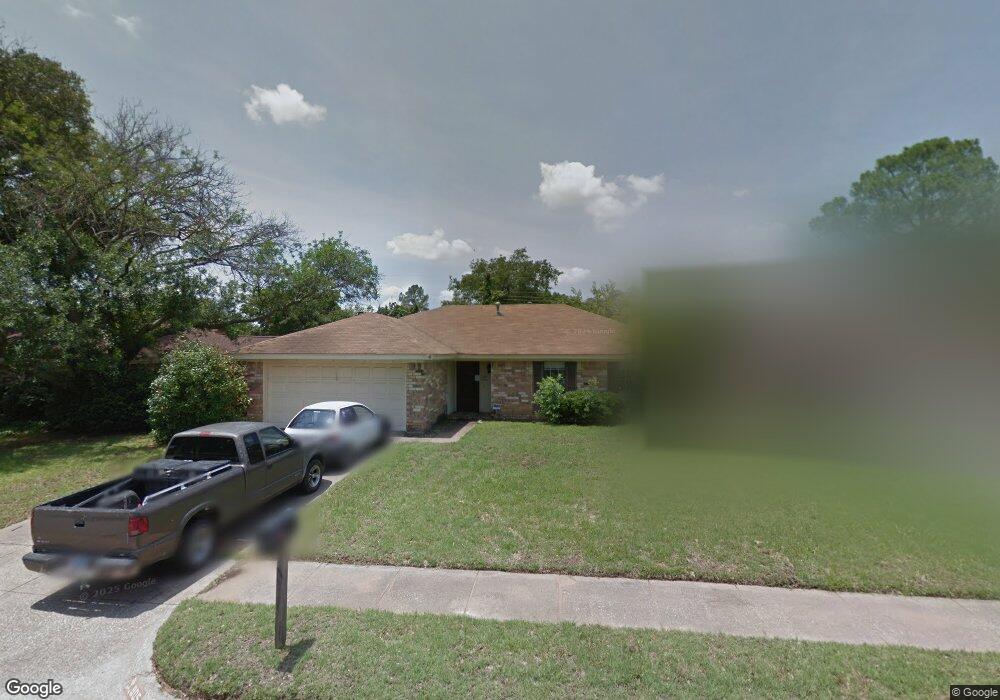 905 Columbus Ct, Bedford, TX 76022 - photo 1