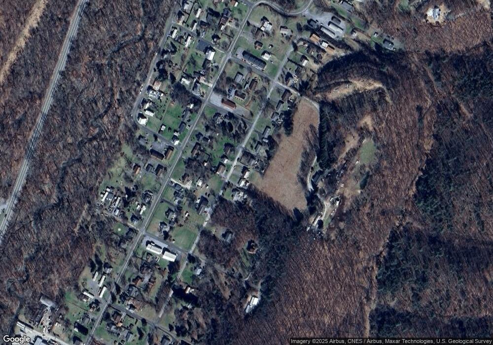 238 N Laurel Ave, Berkeley Springs, WV 25411 - photo 1