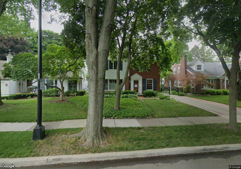 53 Radnor Cir, Grosse Pointe Farms, MI 48236 - photo 1