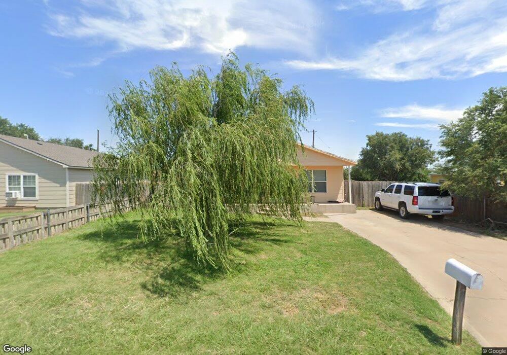 704 W 28th St, Plainview, TX 79072 - photo 1