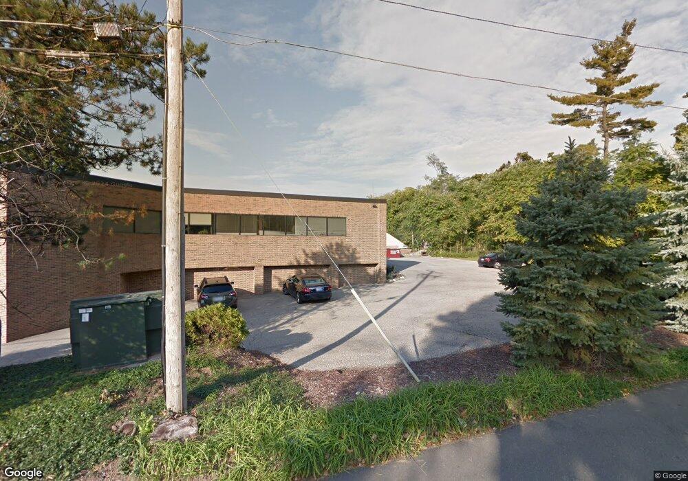 1735 Tiverton Rd, Bloomfield Hills, MI 48304 - photo 1