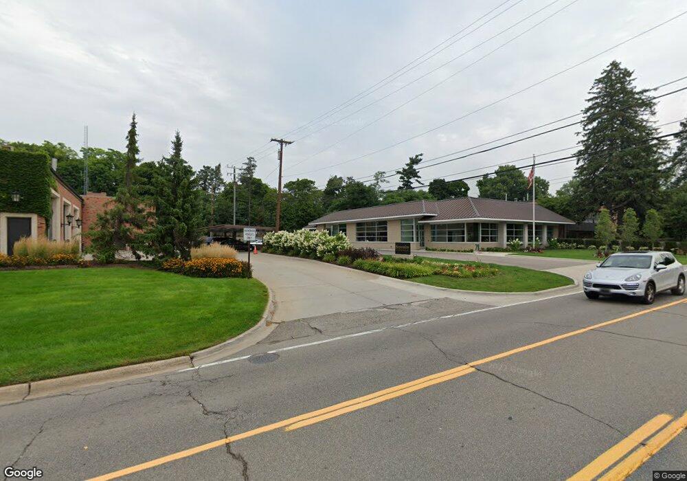 1735 Tiverton Rd unit B11, Bloomfield Hills, MI 48304 - photo 1