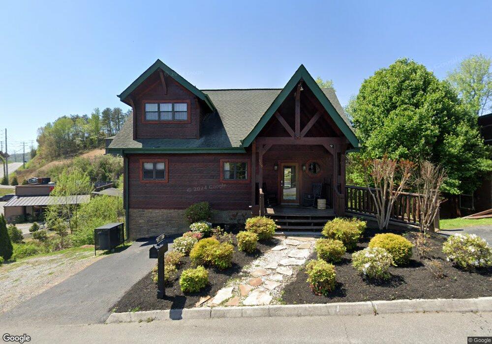 905 Mcmakin Way unit 1, Pigeon Forge, TN 37863 - photo 1