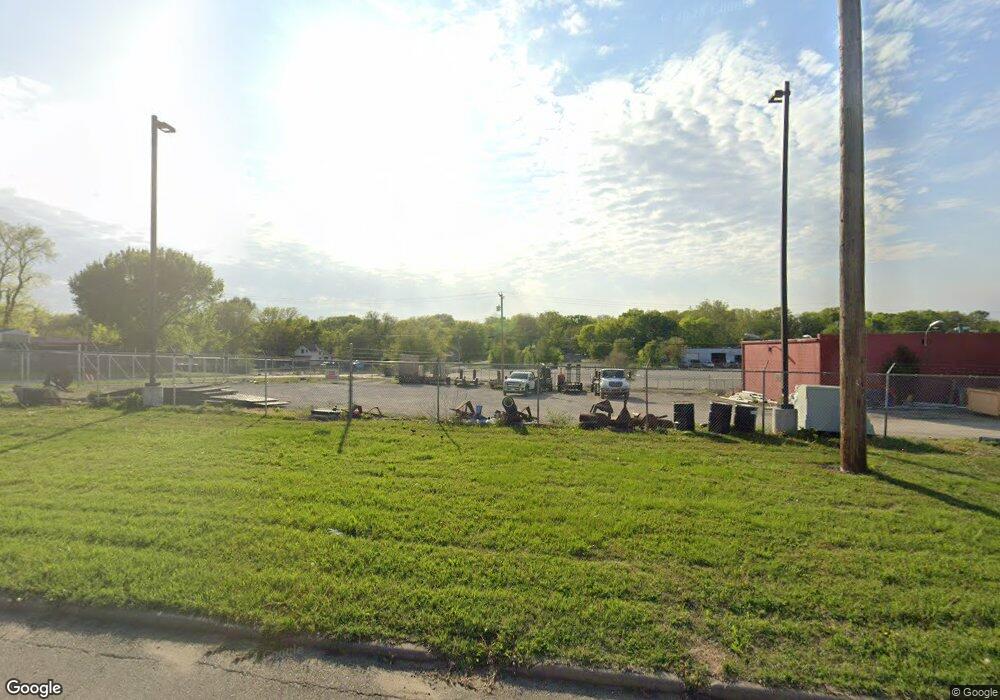 131 SW Tyler St, Topeka, KS 66603 - photo 1