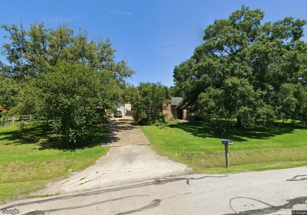 302 S Clear Creek Dr, Friendswood, TX 77546 - photo 1