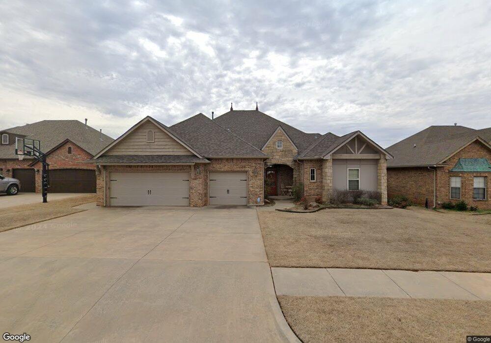 2712 SE 11th St, Moore, OK 73160 - photo 1