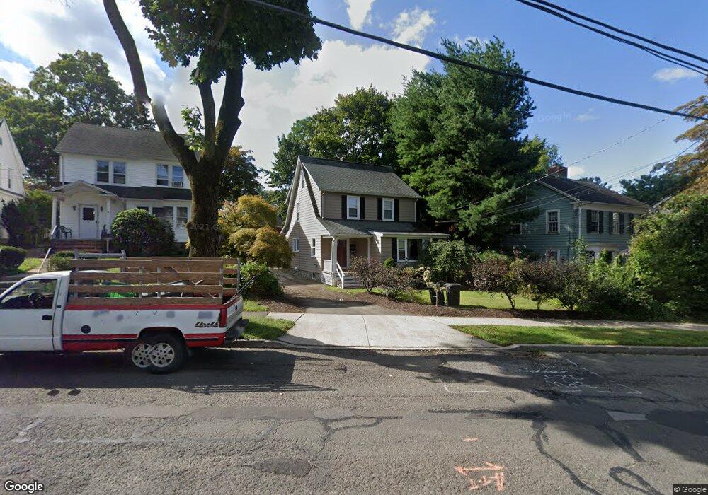 272 Flax Hill Rd, Norwalk, CT 06854 - photo 1