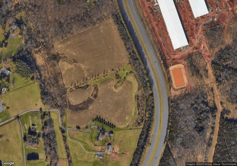 19882 Evergreen Mills Rd, Leesburg, VA 20175 - photo 1