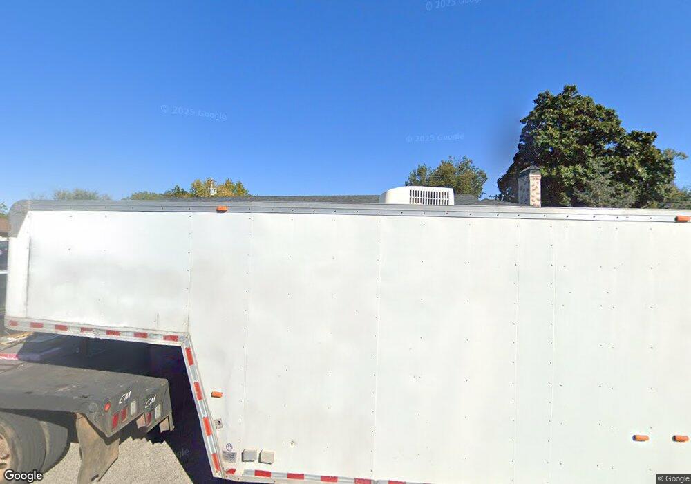 218 E Elizabeth St, Shawnee, OK 74804 - photo 1