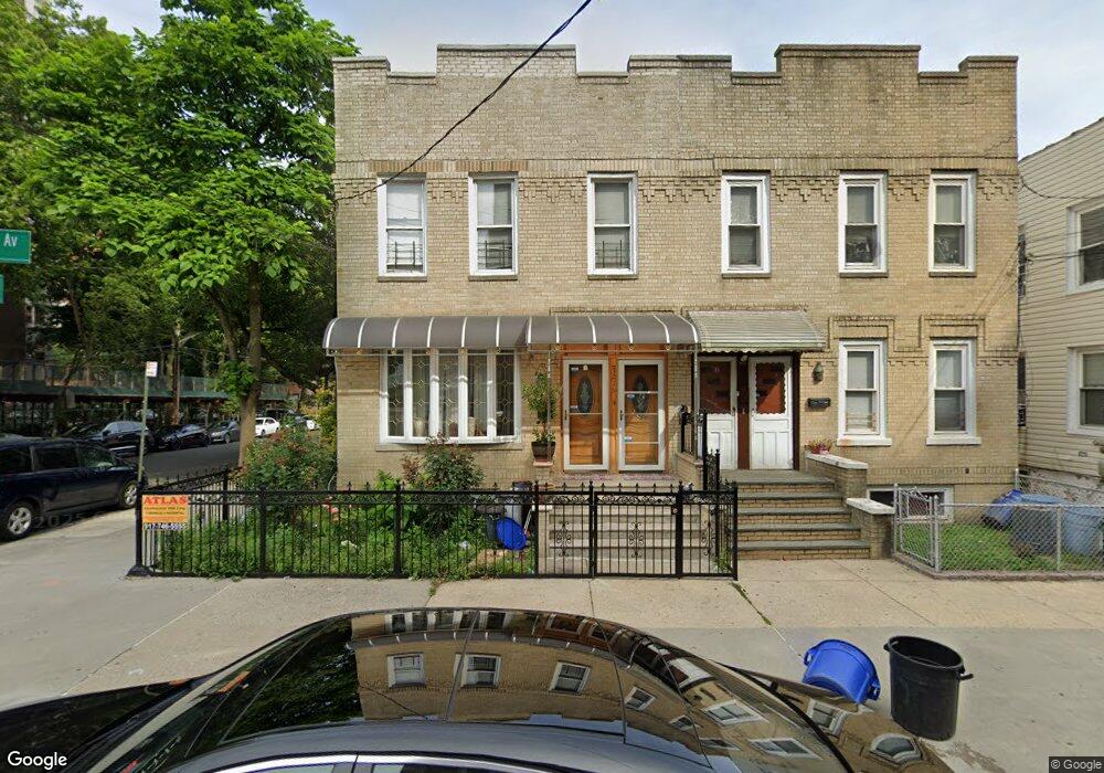 3213 Corlear Ave, Bronx, NY 10463 - photo 1