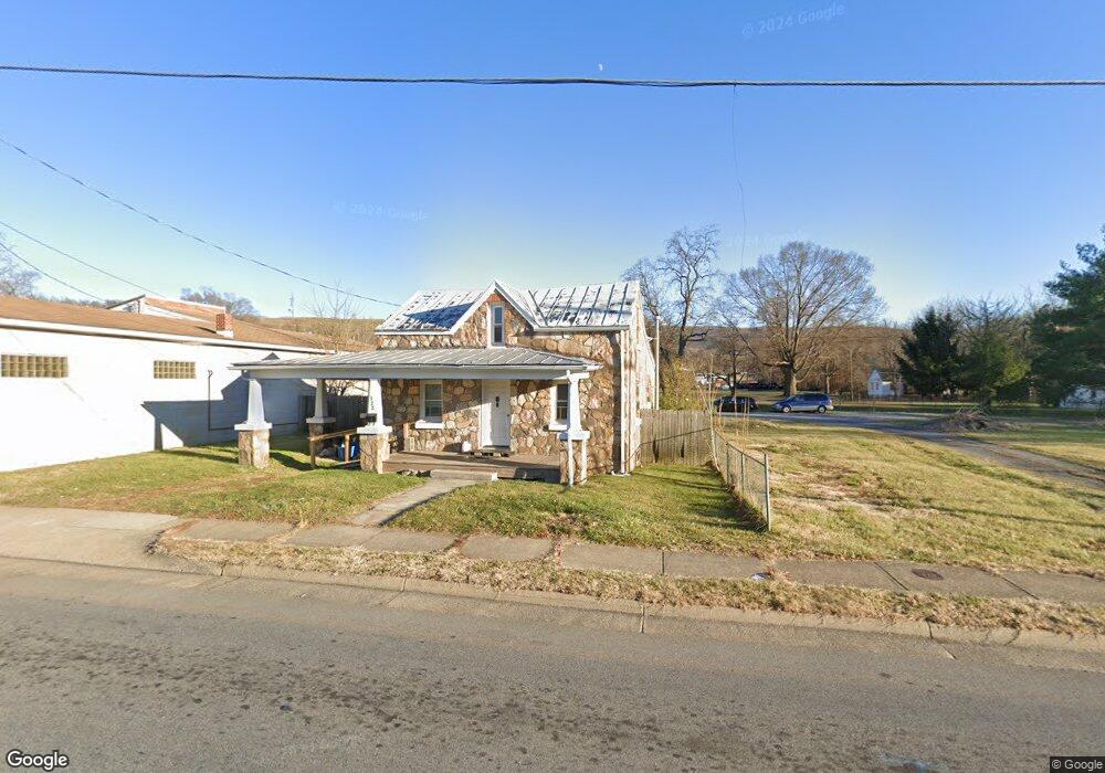 122 S Delphine Ave, Waynesboro, VA 22980 - photo 1