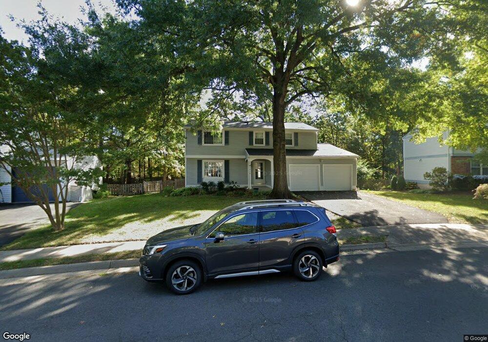 1719 Whitewood Ln, Herndon, VA 20170 - photo 1