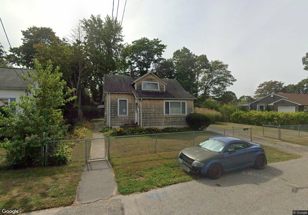 50 Walnut St, Islip, NY 11751 - photo 1