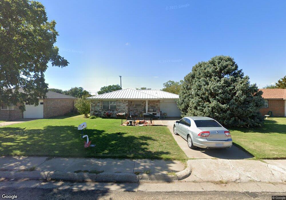 611 Pine Ave, Dumas, TX 79029 - photo 1