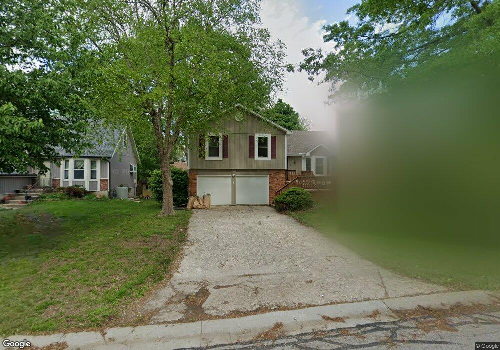 5019 Perry Ln, Shawnee, KS 66203 - photo 1