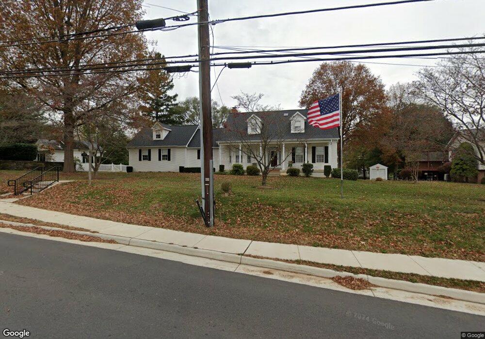 22 E Loudoun St, Round Hill, VA 20141 - photo 1