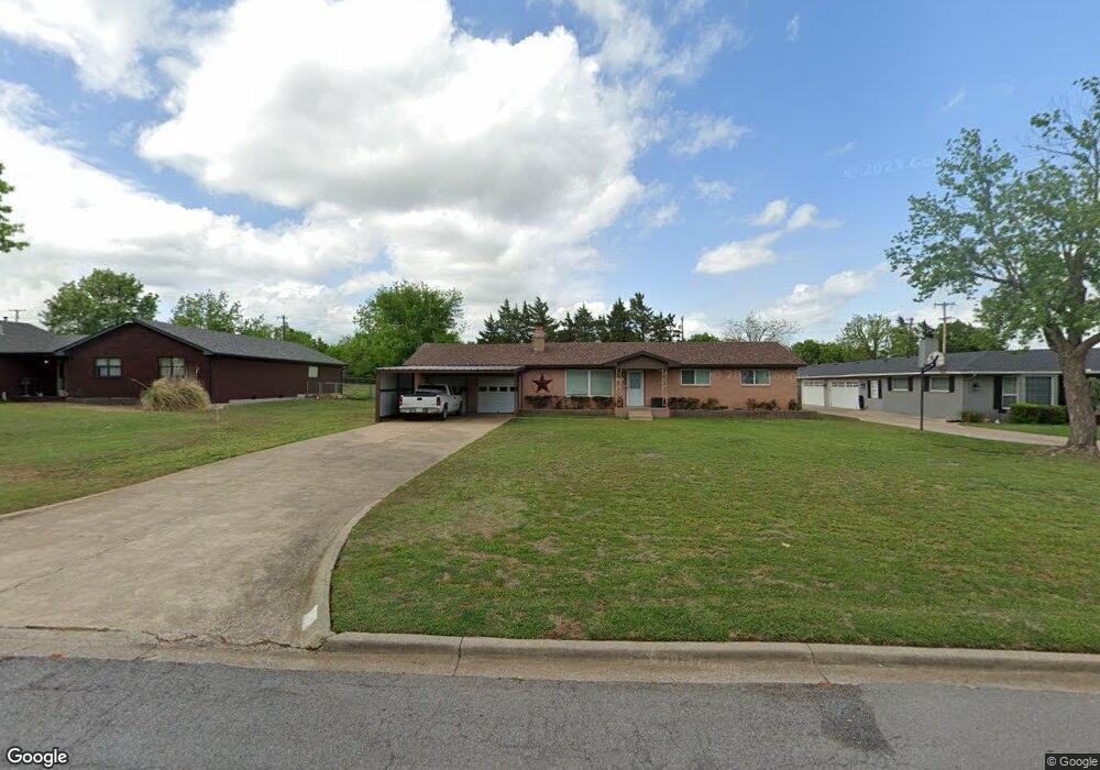 711 Palm Dr, Duncan, OK 73533 - photo 1