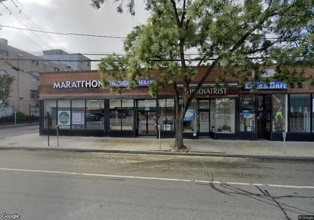 244-16 Jericho Turnpike unit 2r, Floral Park, NY 11001 - photo 1