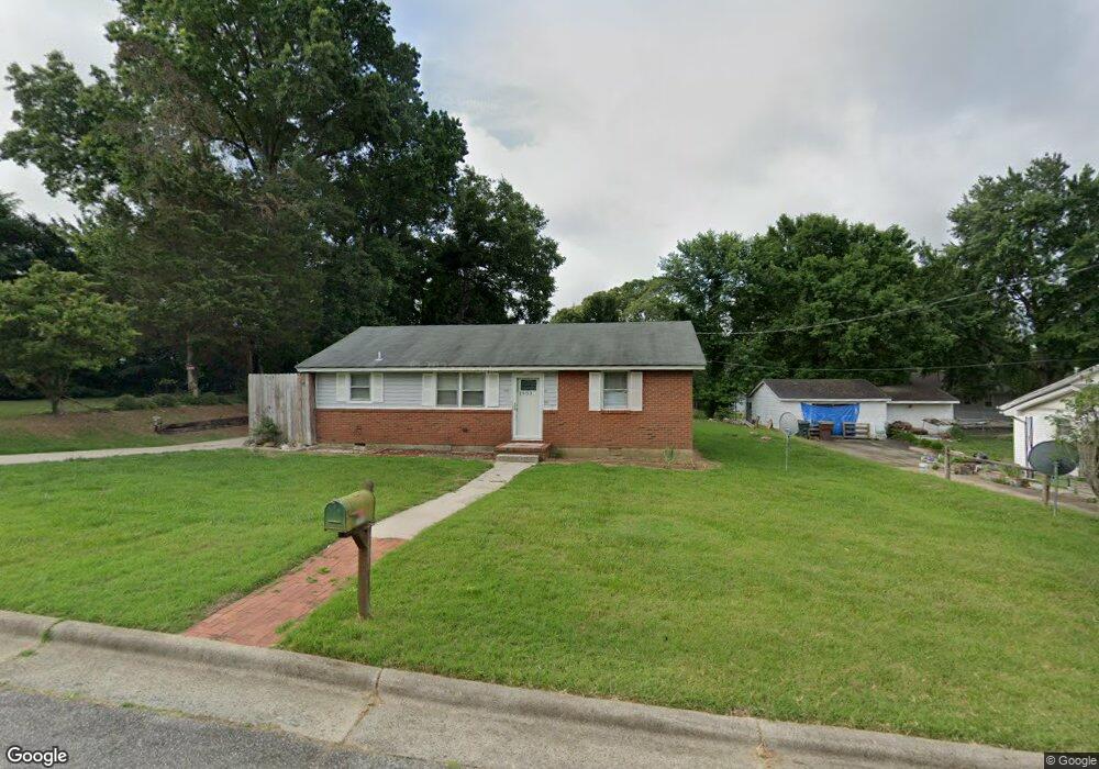 1903 Potomac Dr, Greensboro, NC 27403 - photo 1