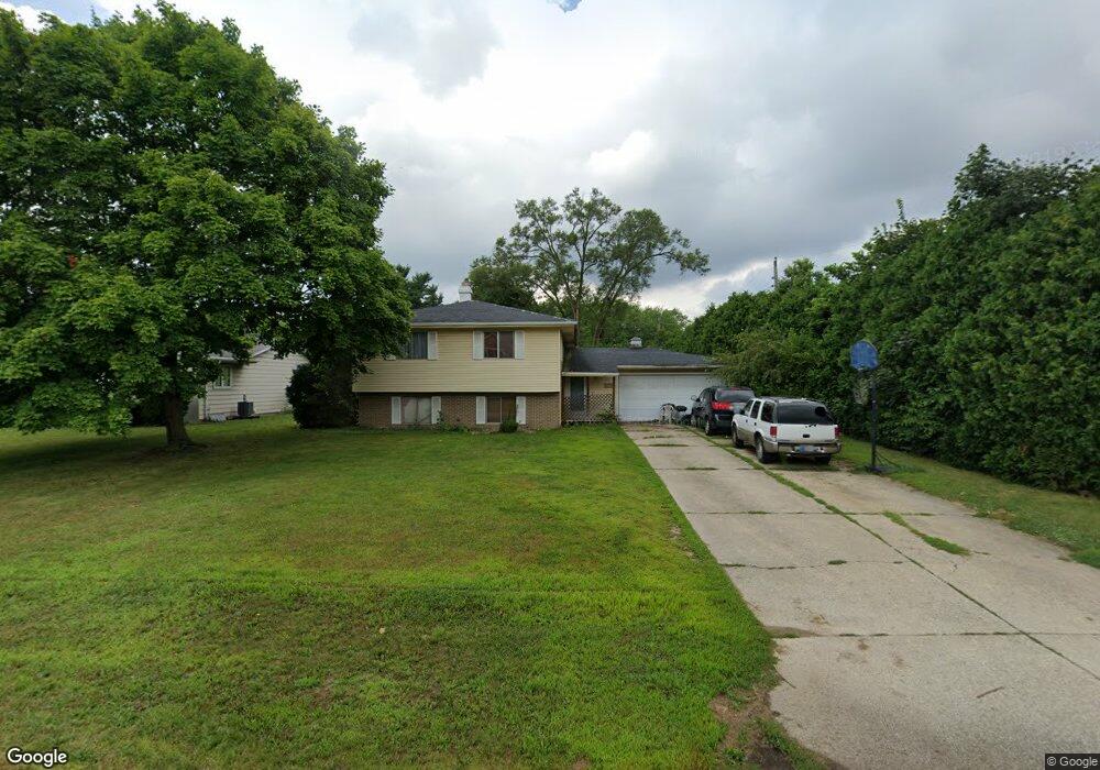 58083 Valley View Dr, Elkhart, IN 46517 - photo 1