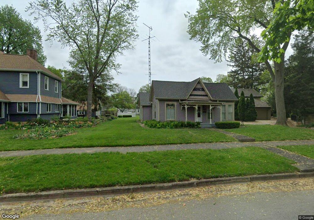 420 College Ave, Lincoln, IL 62656 - photo 1