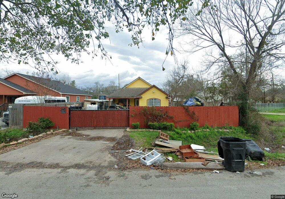 2422 Garapan St, Houston, TX 77091 - photo 1