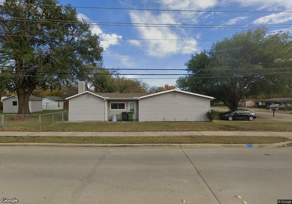 701 Greenway Dr, Hurst, TX 76053 - photo 1