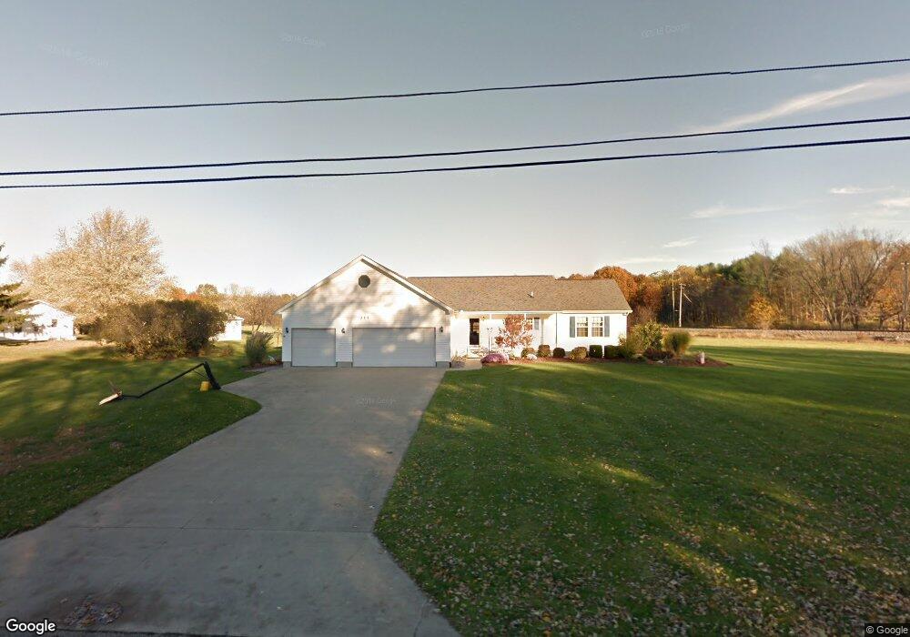 322 N Amboy Rd, Conneaut, OH 44030 - photo 1