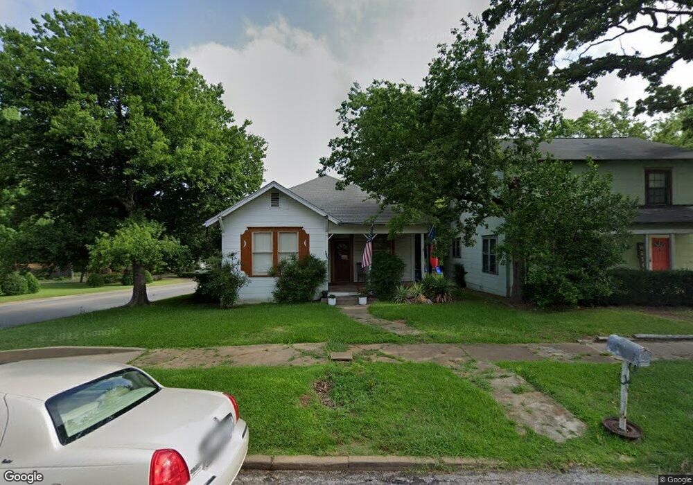 1031 W Walker St, Denison, TX 75020 - photo 1
