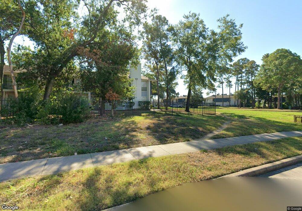 207 Wilcrest Dr, Houston, TX 77042 - photo 1