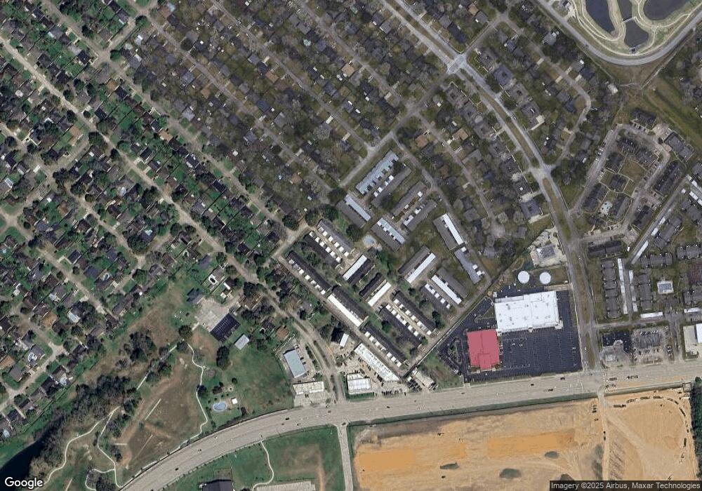 3912 Laura Leigh Dr, Friendswood, TX 77546 - photo 1