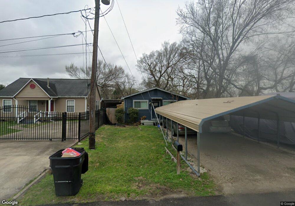 7823 Hanfro Ln, Houston, TX 77088 - photo 1