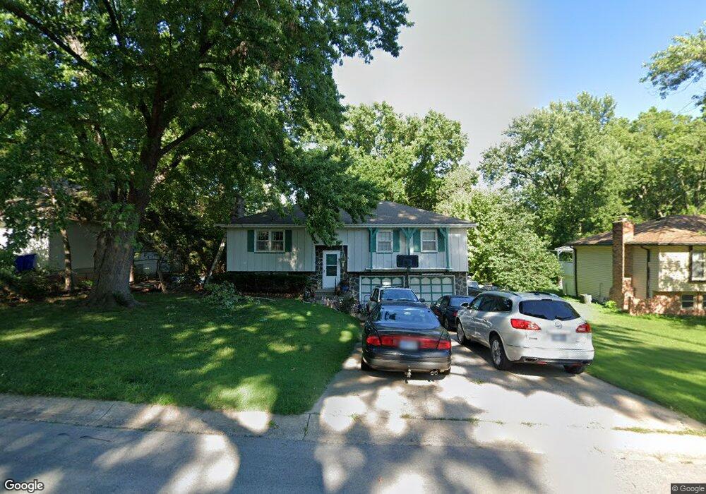 5509 Stearns St, Shawnee, KS 66203 - photo 1