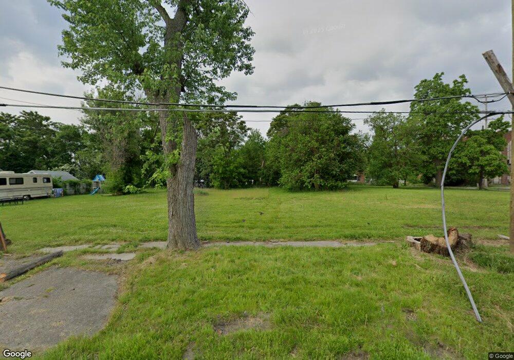 1710 Broadway Blvd, Flint, MI 48506 - photo 1