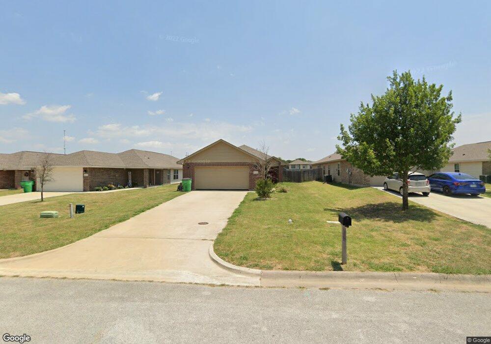 213 Candlewood Cir, Gainesville, TX 76240 - photo 1