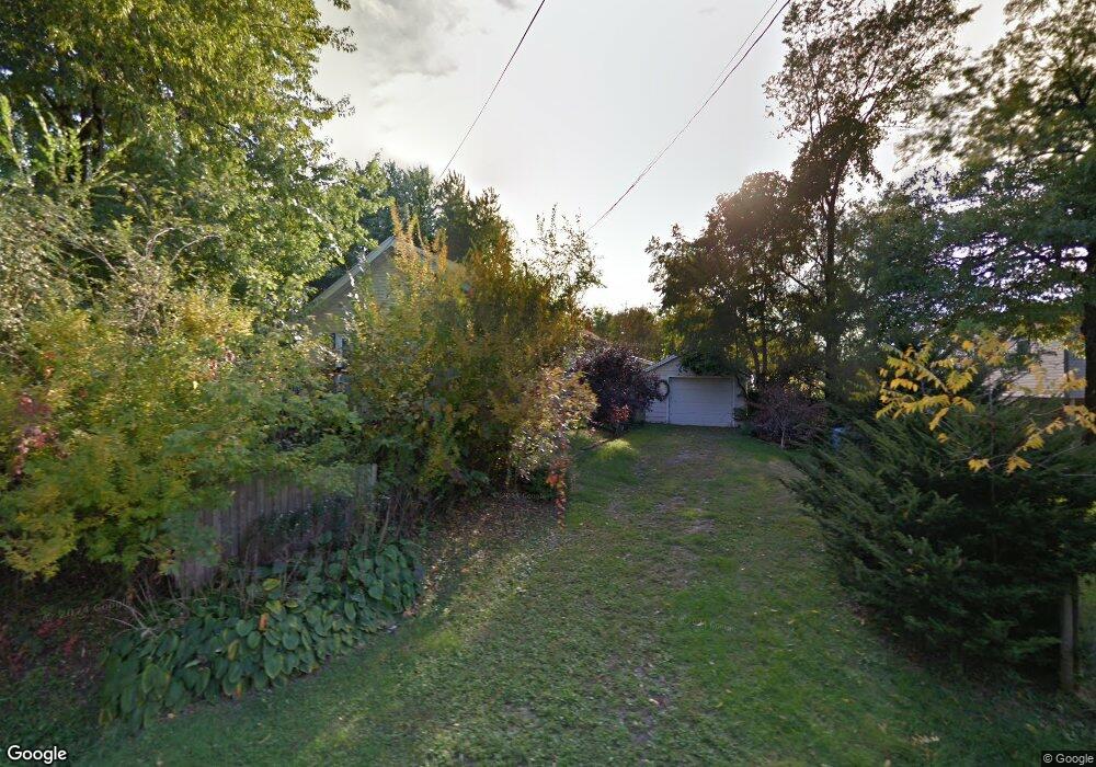 395 Hazel Ave, Newton, IA 50208 - photo 1