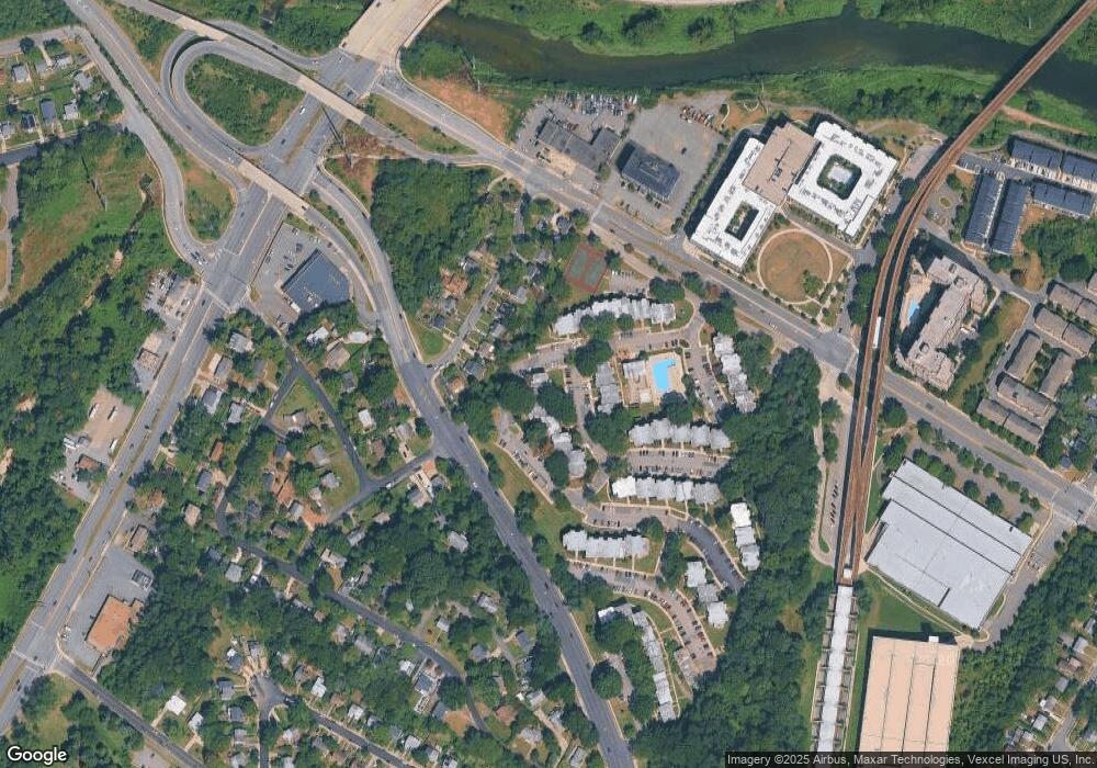 2655 Redcoat Dr, Alexandria, VA 22303 - photo 1