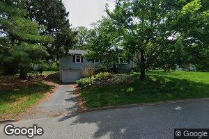 38 Sequin Dr, Groton, CT 06340
