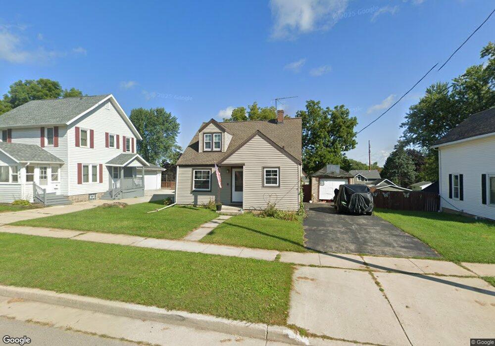 216 W Franklin St, Waupun, WI 53963 - photo 1