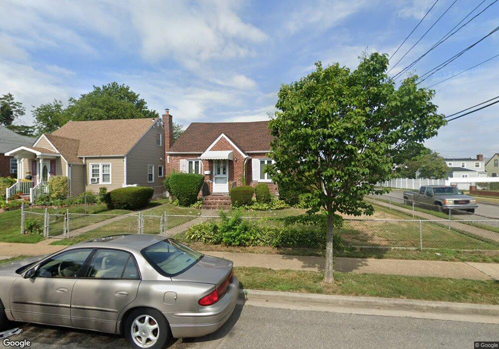 13 Clinton St, Elmont, NY 11003 - photo 1