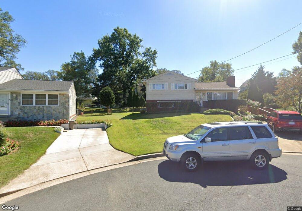 309 Branch Cir SE, Vienna, VA 22180 - photo 1