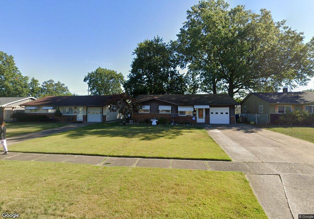 4705 Meadow Ln, Lorain, OH 44055 - photo 1