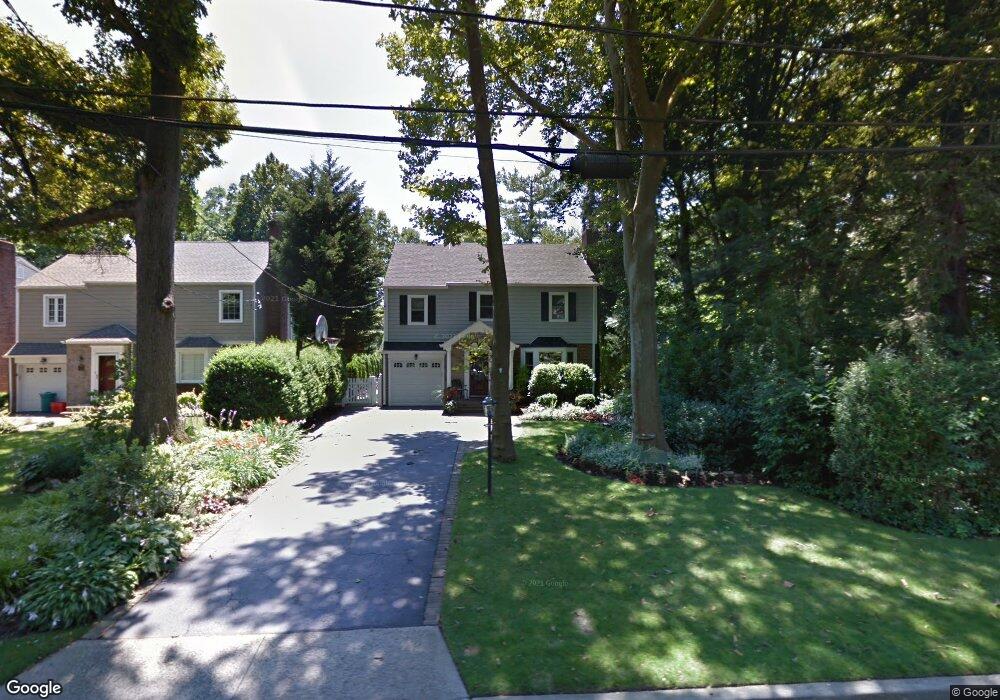 360 Maple St, West Hempstead, NY 11552 - photo 1