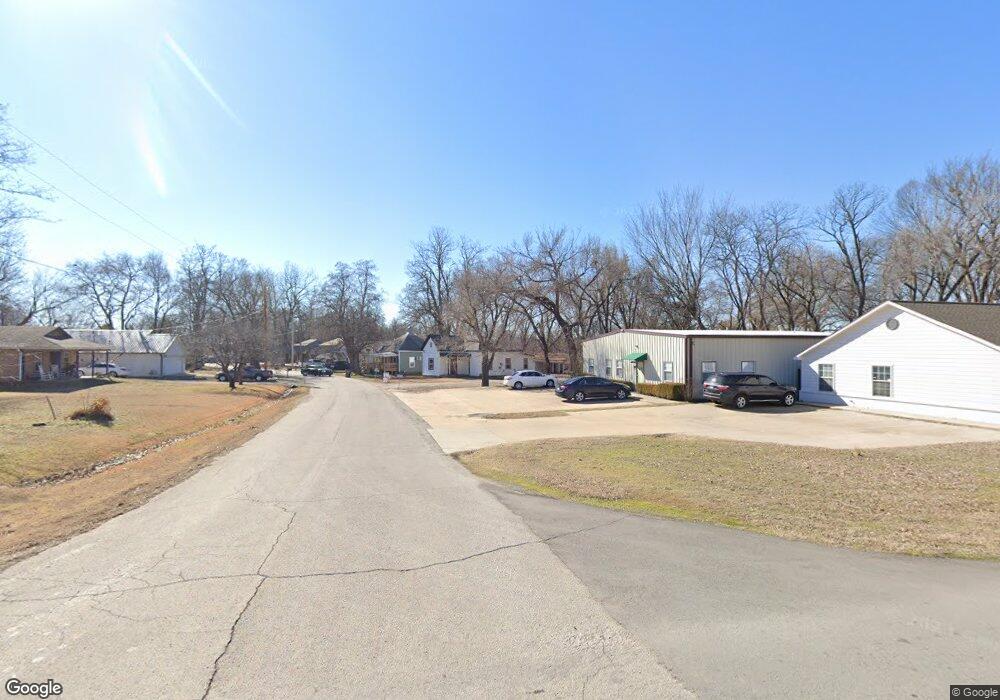 401 S Cherokee St, Claremore, OK 74017 - photo 1